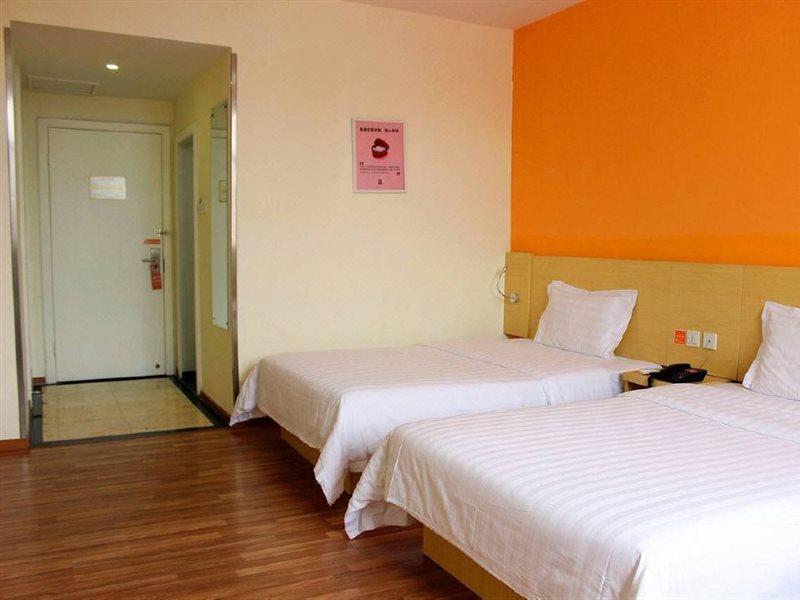 7Days Inn Dongguan Conference & Exhibition Center Экстерьер фото
